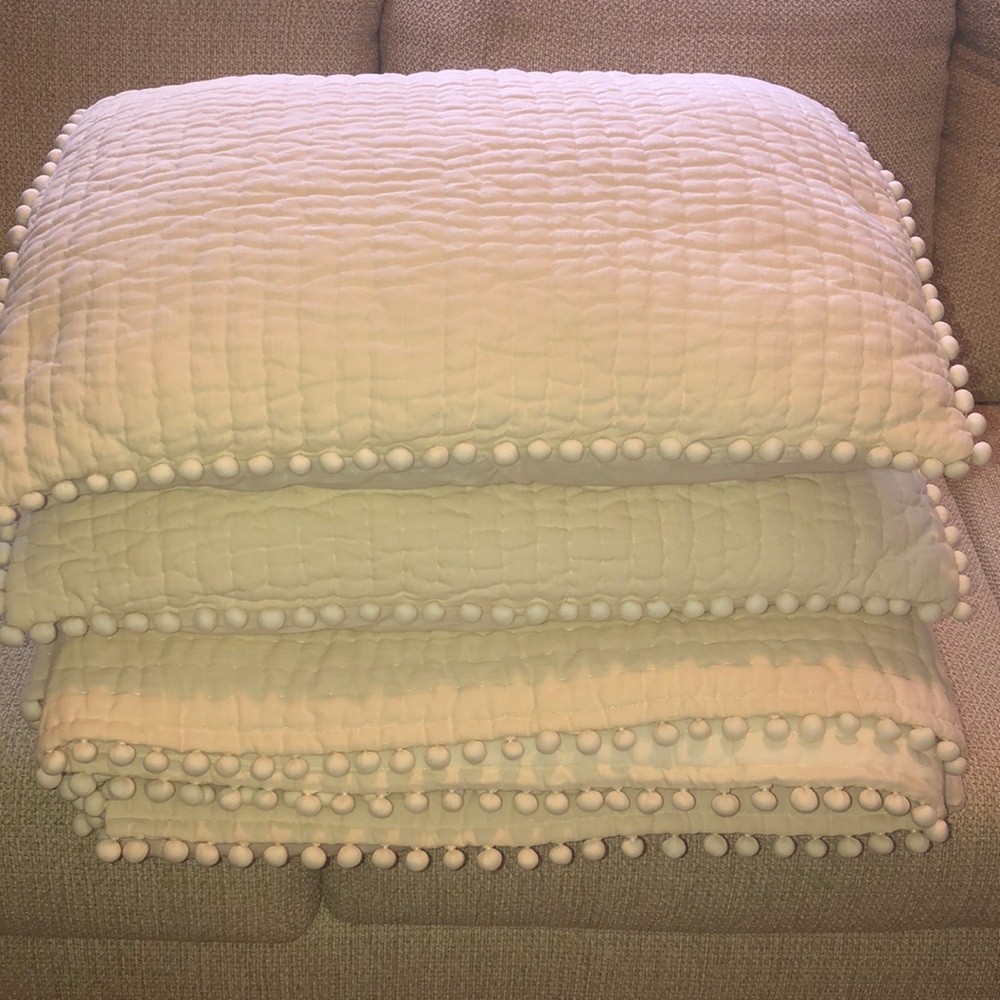 Ballard Designs Audree Pom Pom Quilt/Shams